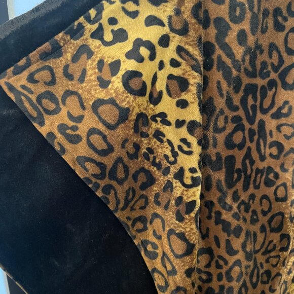 Leopard Print Double Layered Velvet-like Blanket - Picture 3 of 4
